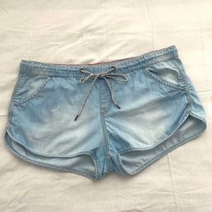 Roxy denim shorts. Size Large. Drawstring tie.